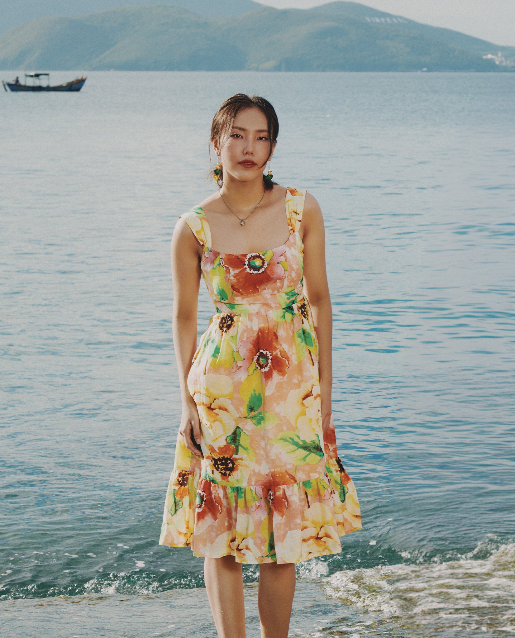 Đầm linen hoa sát nách hở lưng thời trang Hity