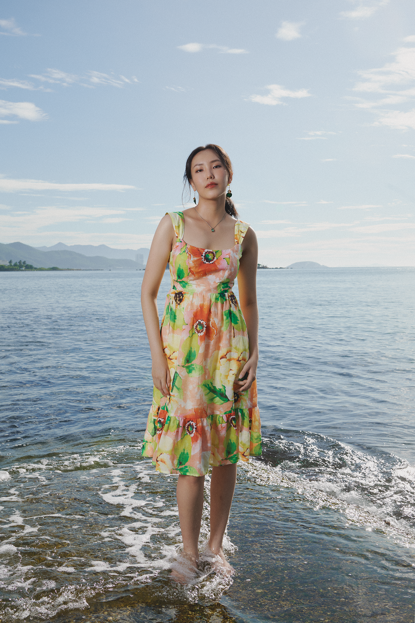 Đầm linen hoa sát nách hở lưng thời trang Hity