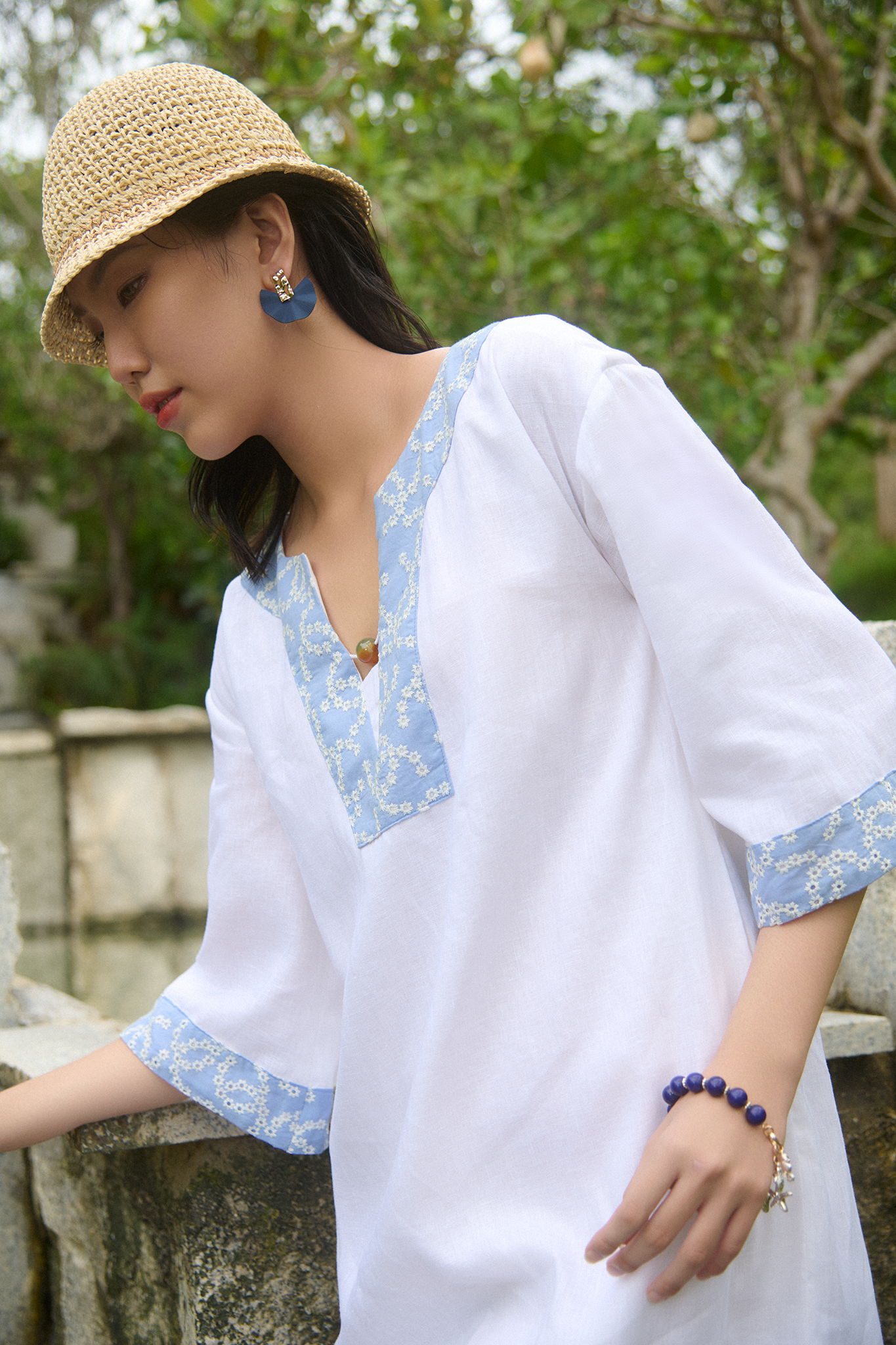 Đầm suông linen trắng phối thêu tay thời trang Hity