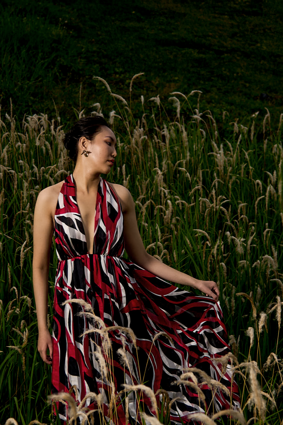 Đầm maxi cổ yếm hở lưng đi tiệc thời trang Hity