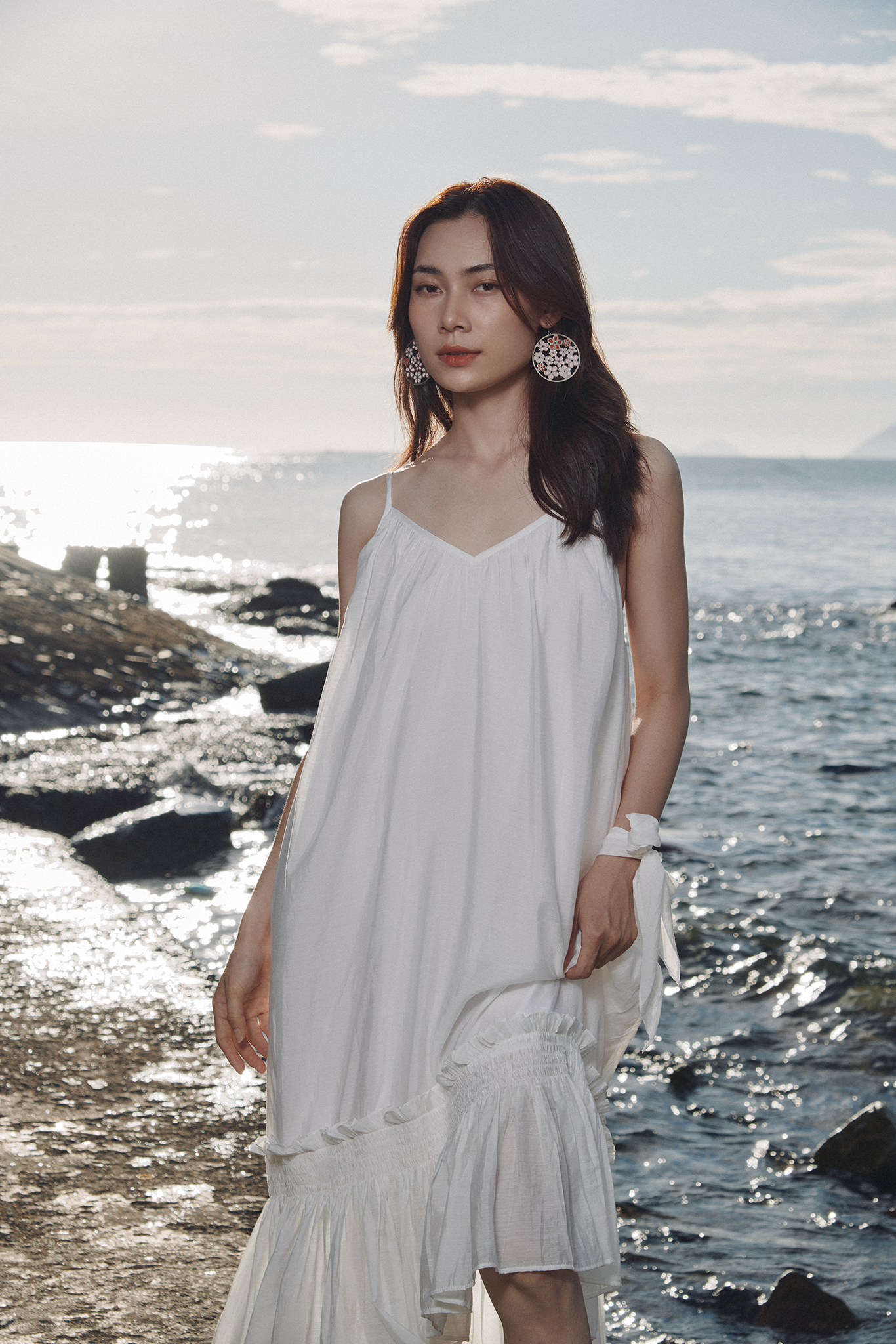 Đầm midi 2 dây trắng đi biển resorts thời trang Hity