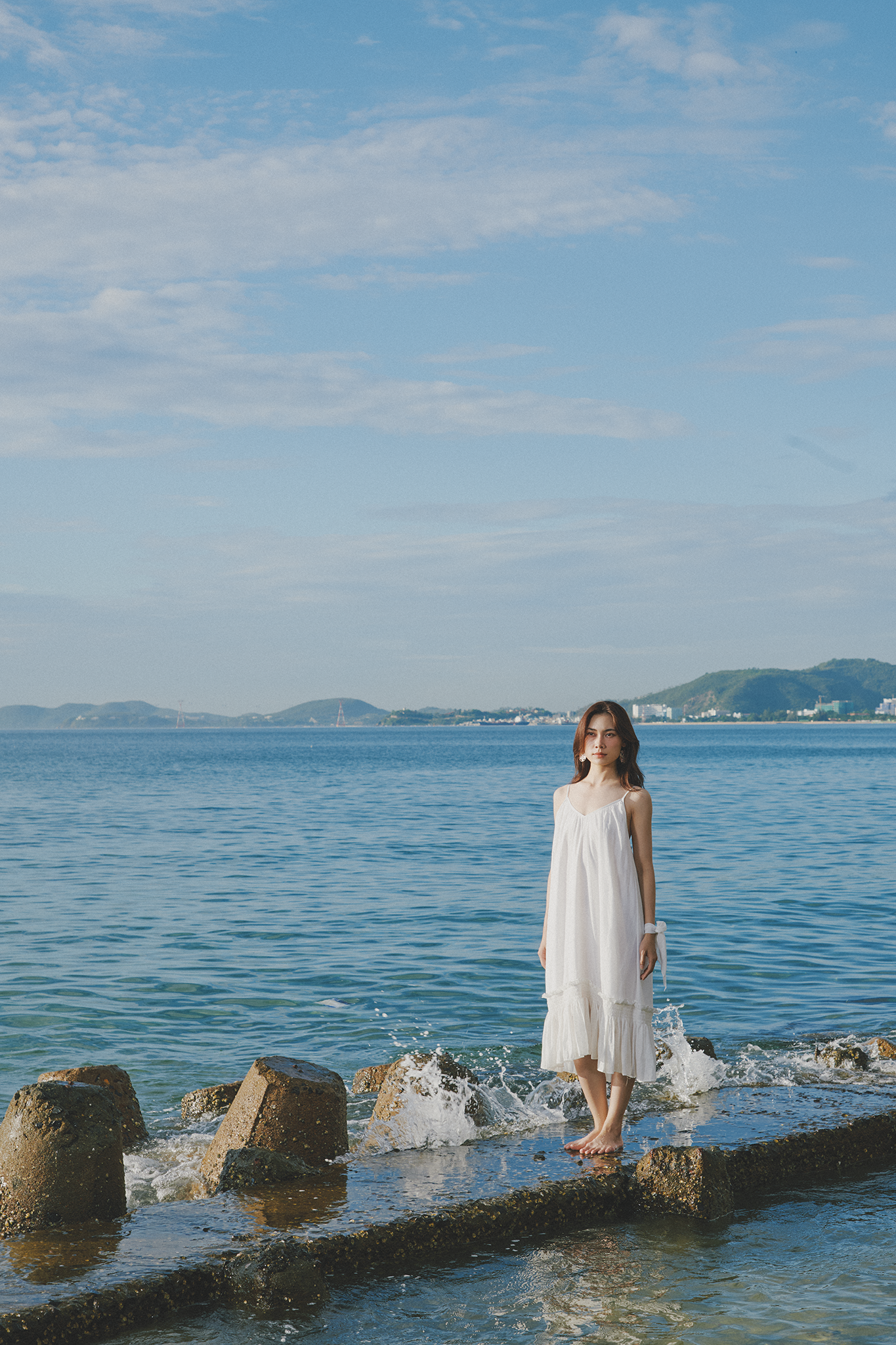 Đầm midi 2 dây trắng đi biển resorts thời trang Hity