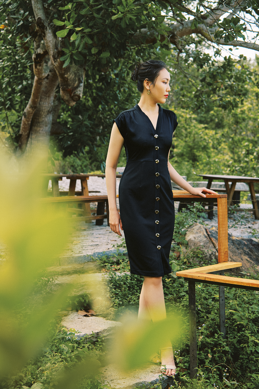 Đầm ôm cổ tim đen thời trang Hity