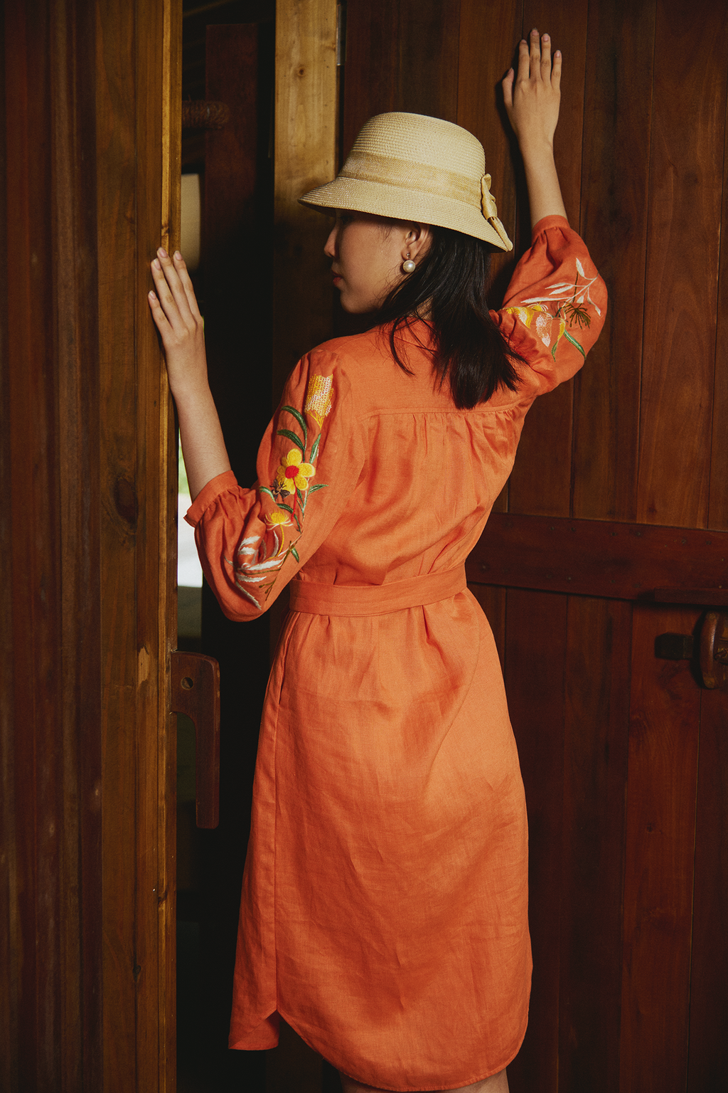 Đầm sơ mi linen cam thêu tay thời trang Hity