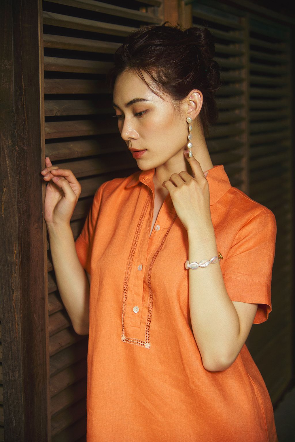 Đầm sơ mi linen thêu tay rút chỉ thời trang Hity