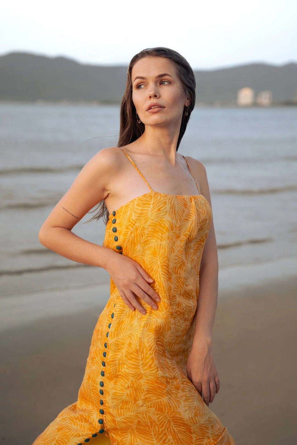 Đầm midi hai dây linen lá cọ thời trang Hity