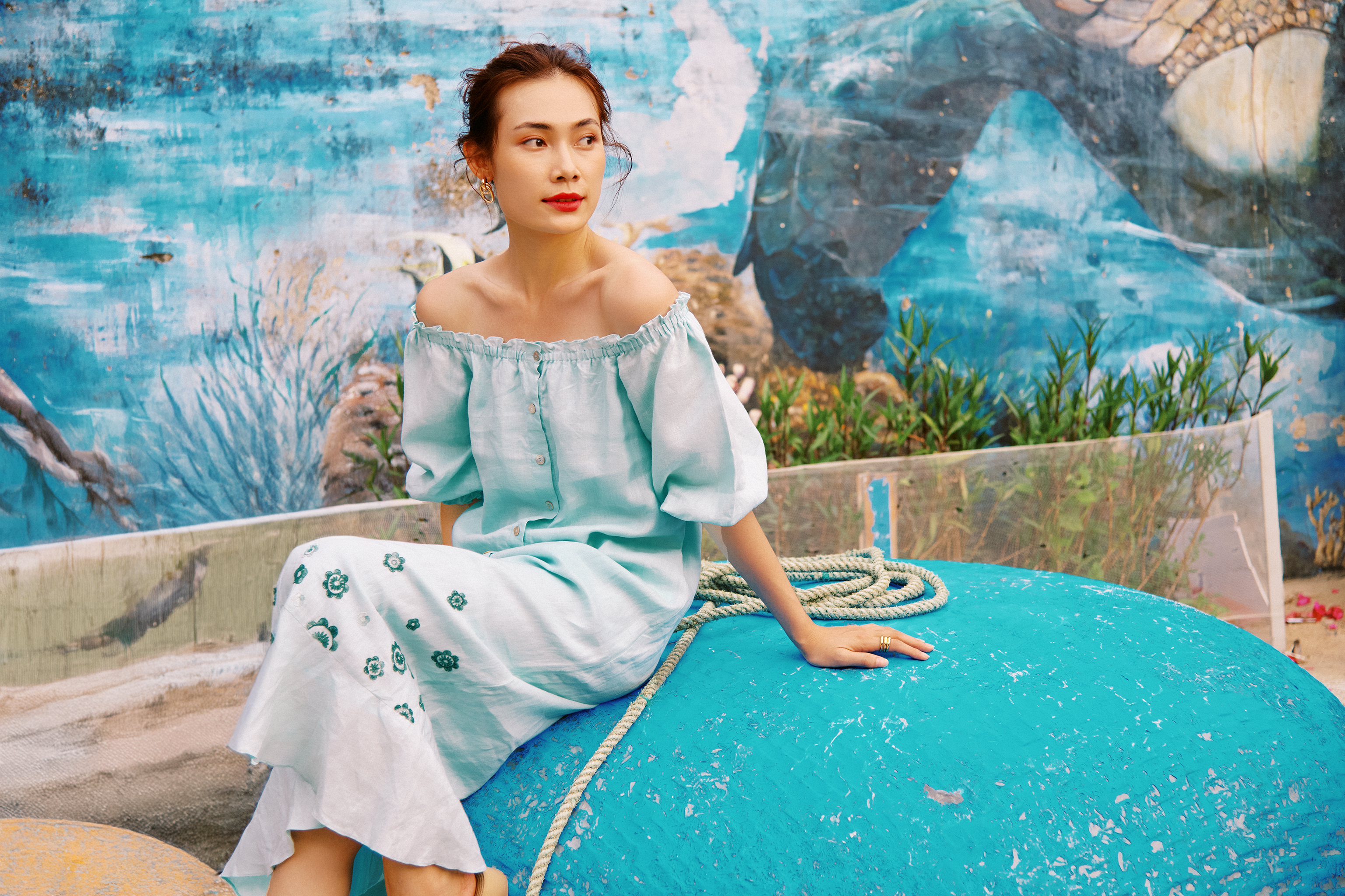 Đầm midi trễ vai linen thêu tay thời trang Hity