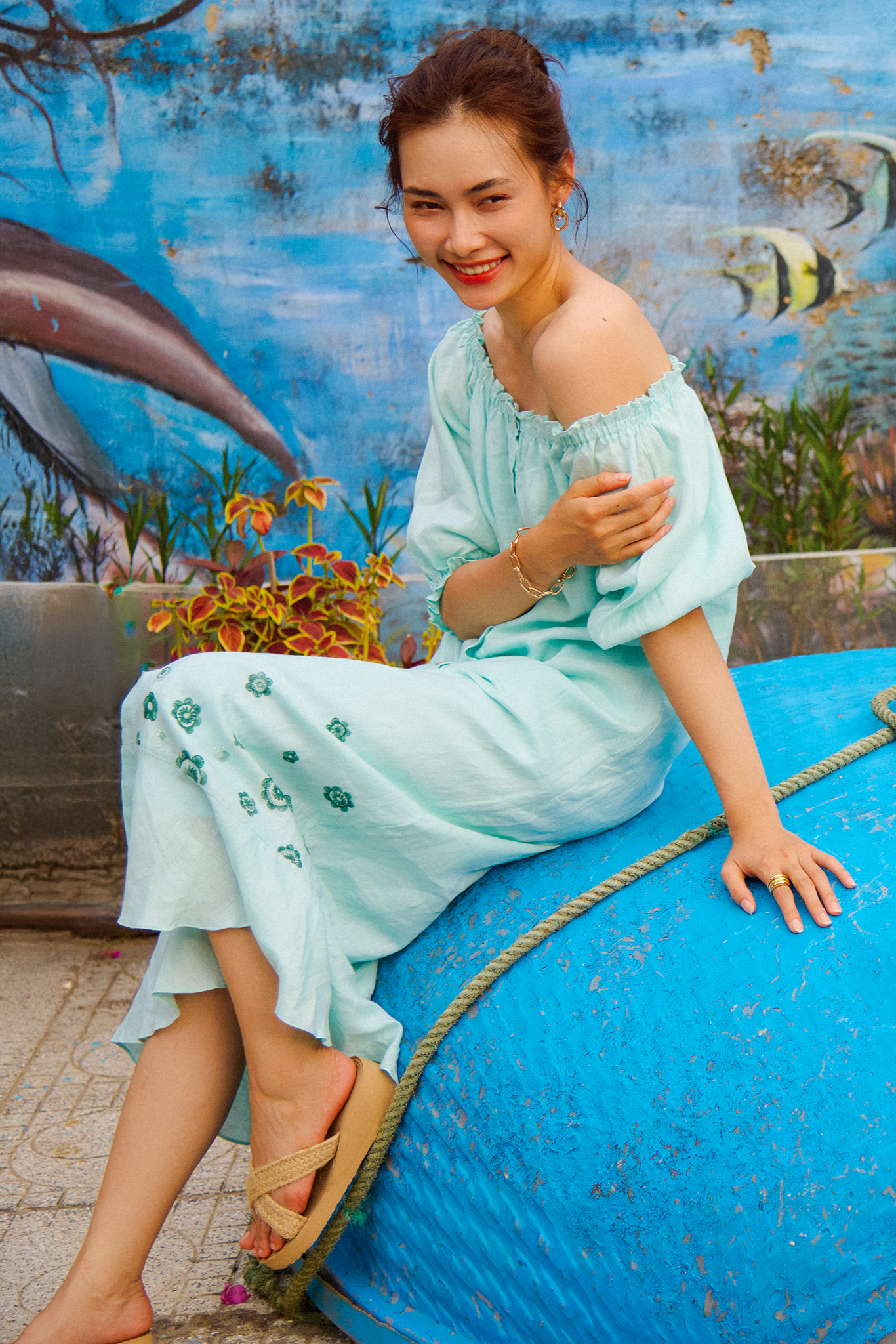 Đầm midi trễ vai linen thêu tay thời trang Hity