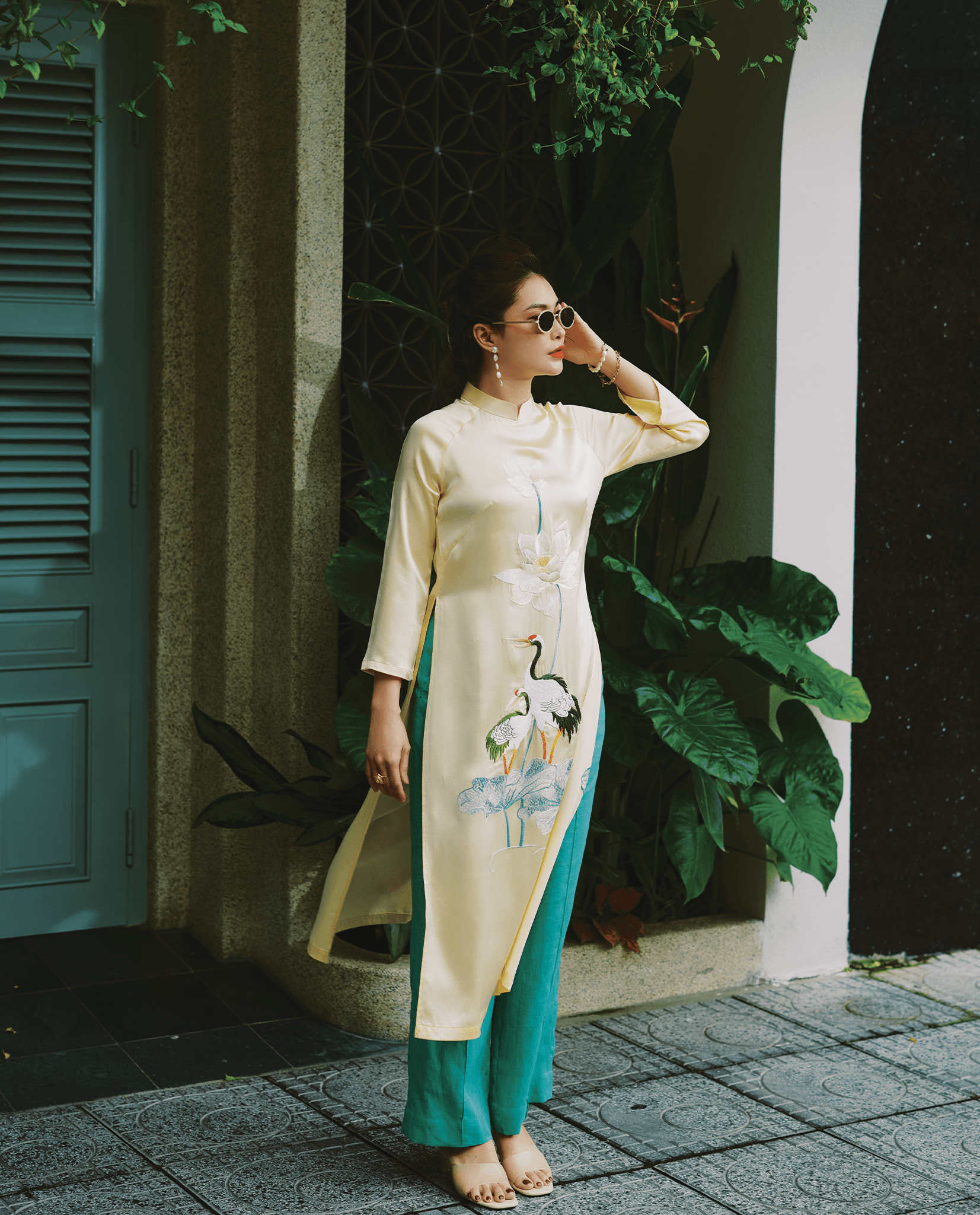 Áo Dài Lụa Thêu Tay Sen ADA008 - Hity