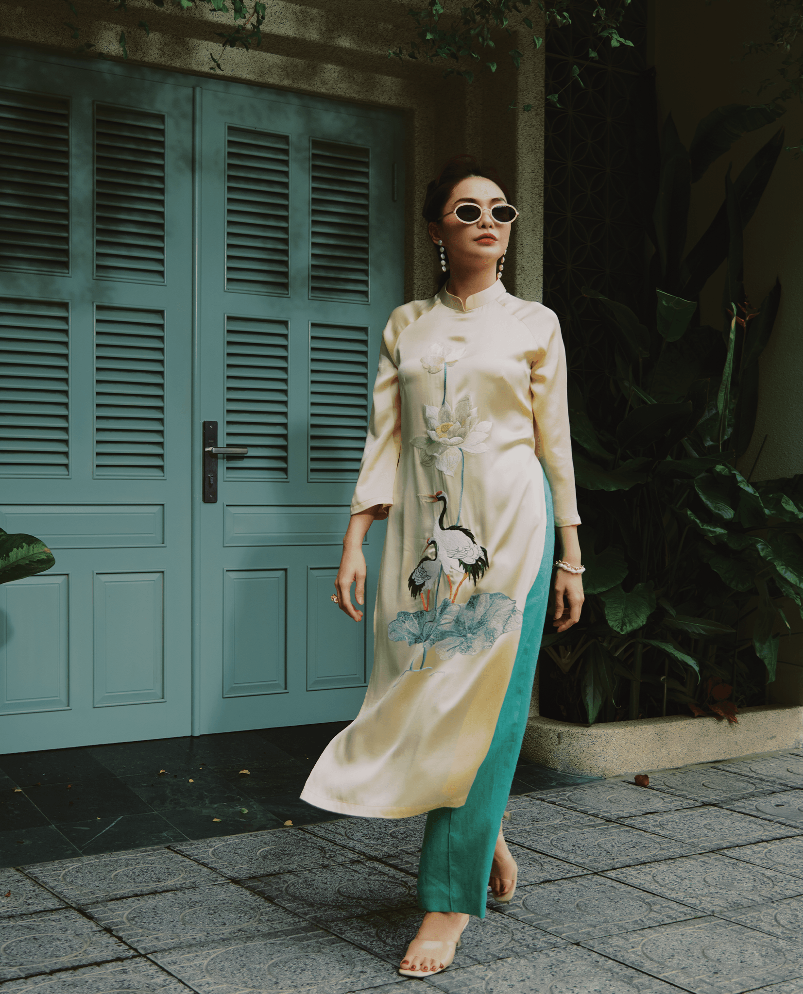 Áo Dài Lụa Thêu Tay Sen ADA008 - Hity