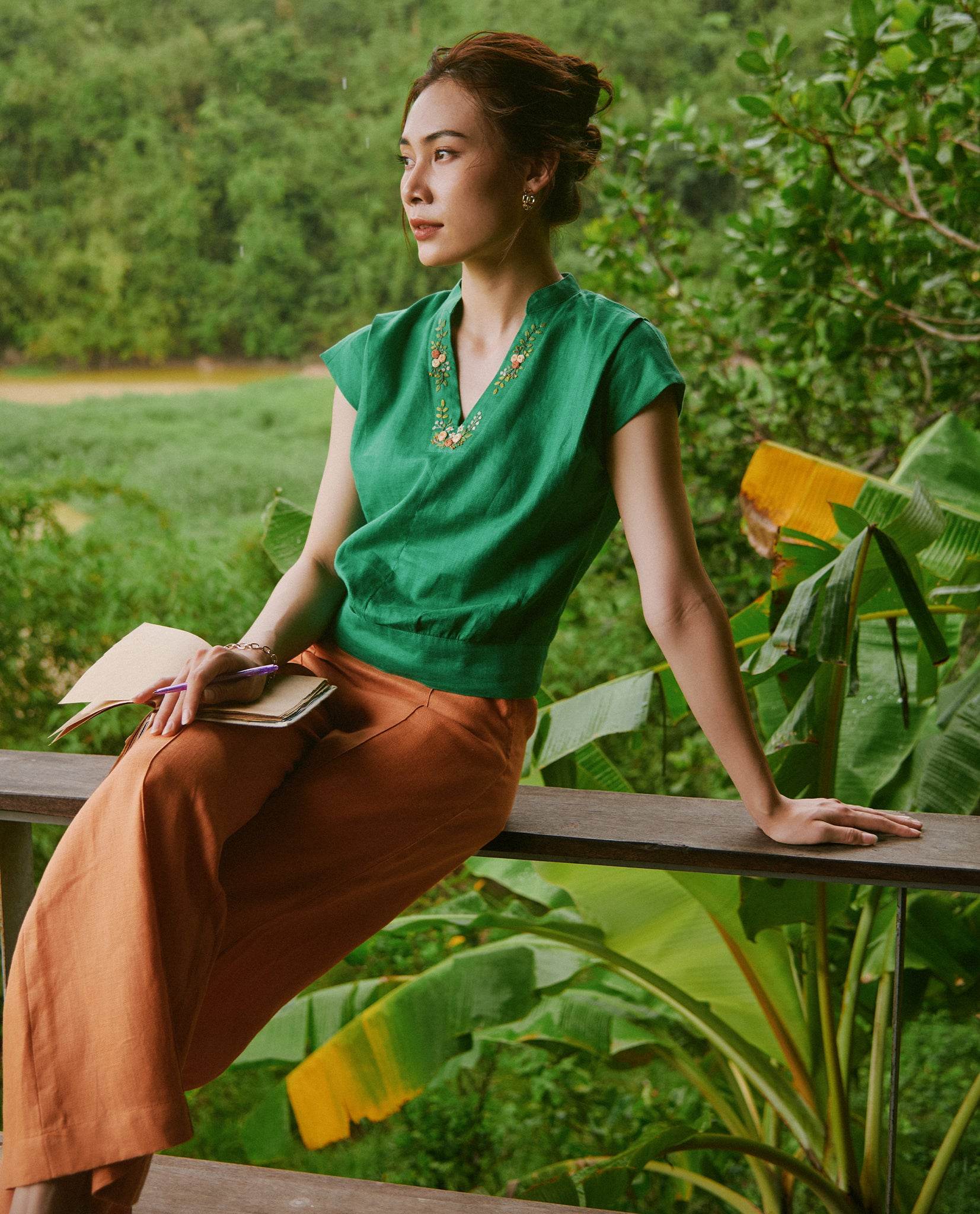 Áo Linen Thêu Tay Tú TOP218 - Hity