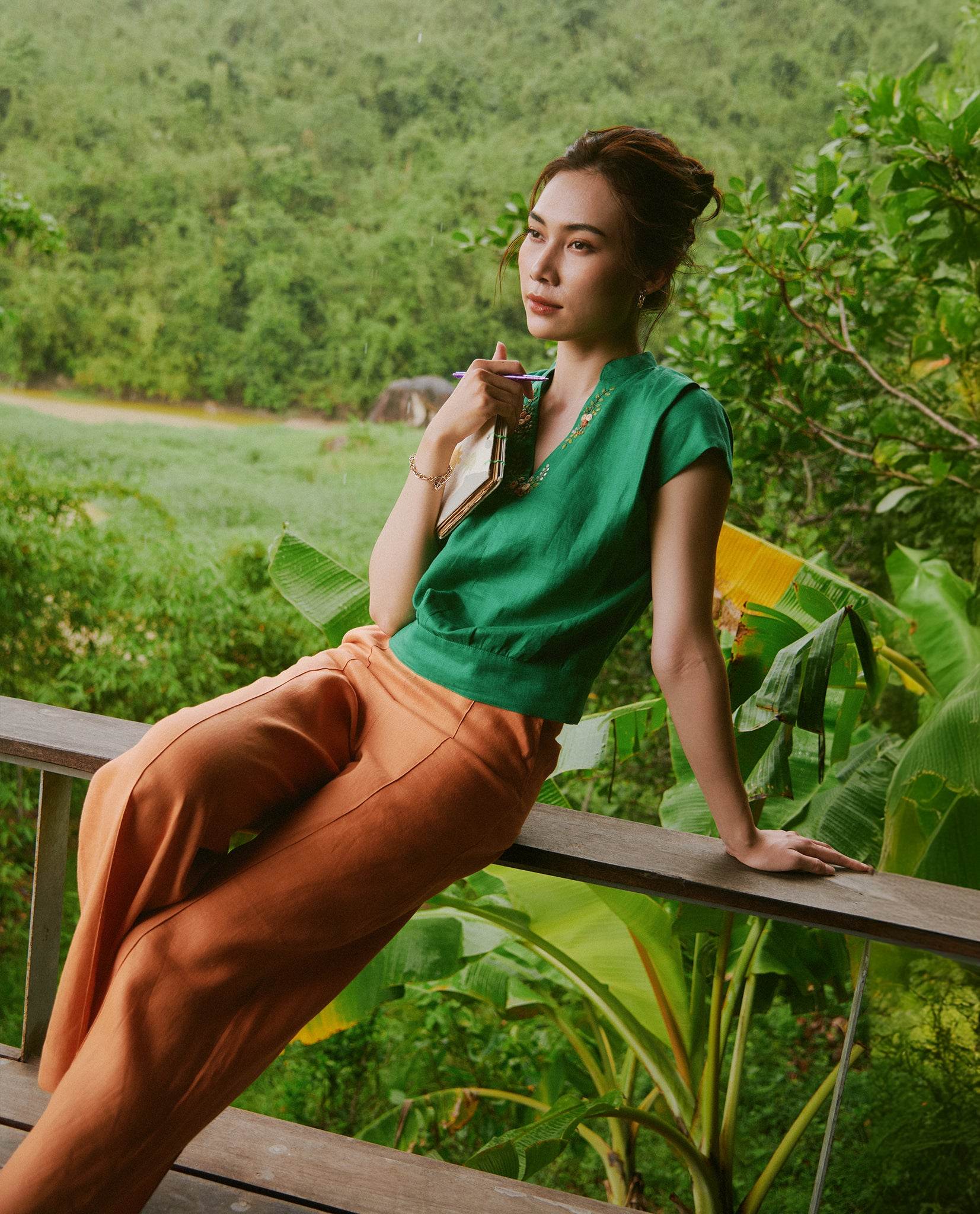Áo Linen Thêu Tay Tú TOP218 - Hity