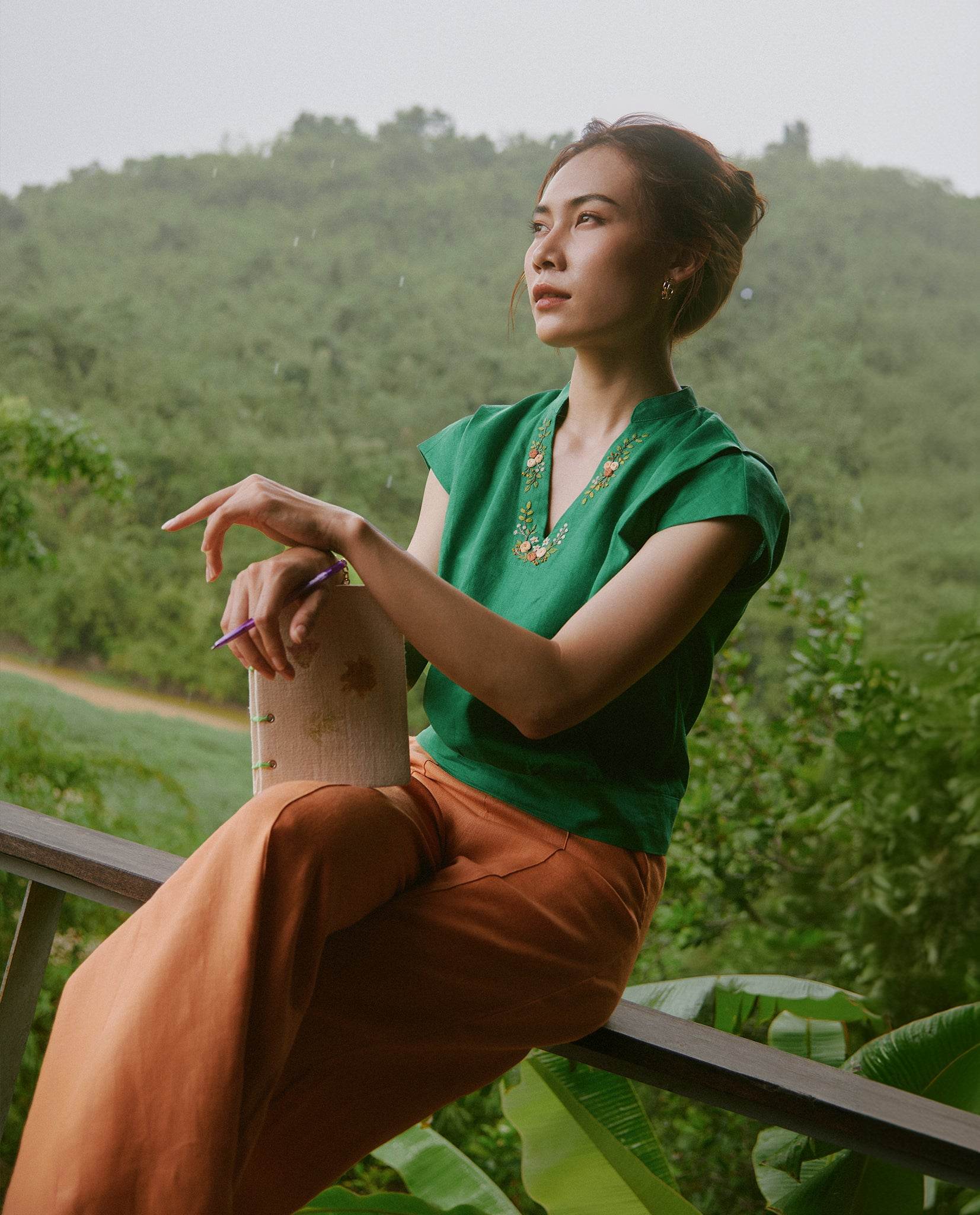 Áo Linen Thêu Tay Tú TOP218 - Hity