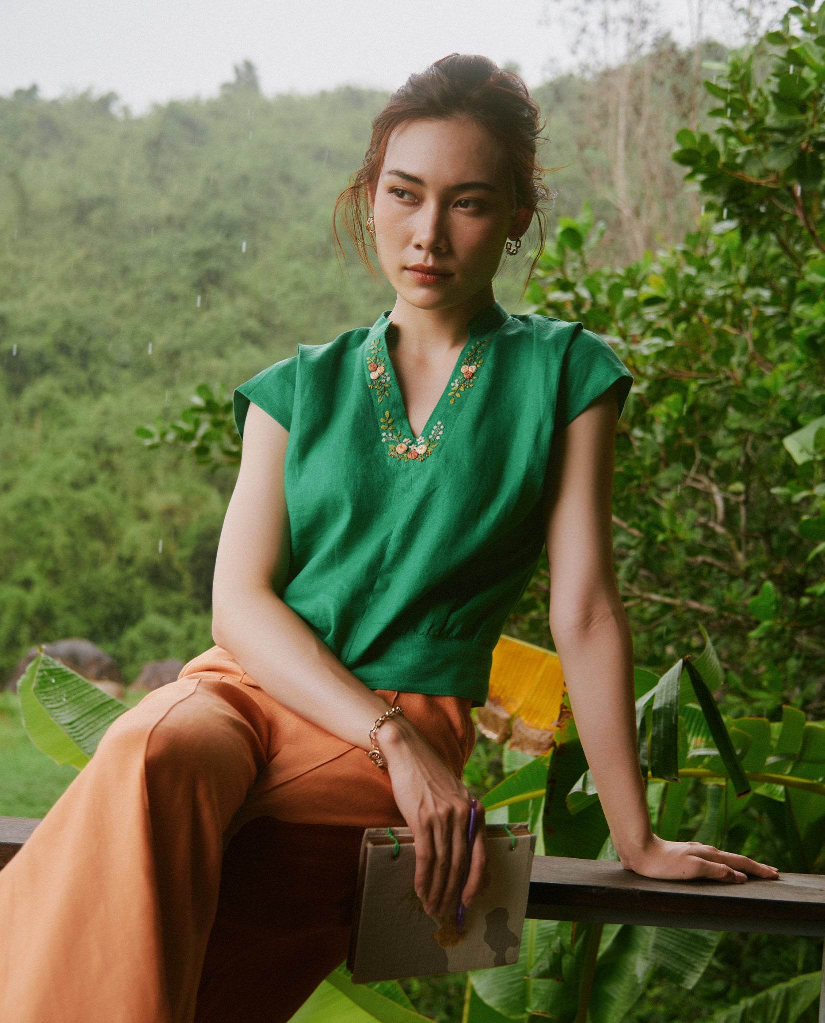 Áo Linen Thêu Tay Tú TOP218 - Hity