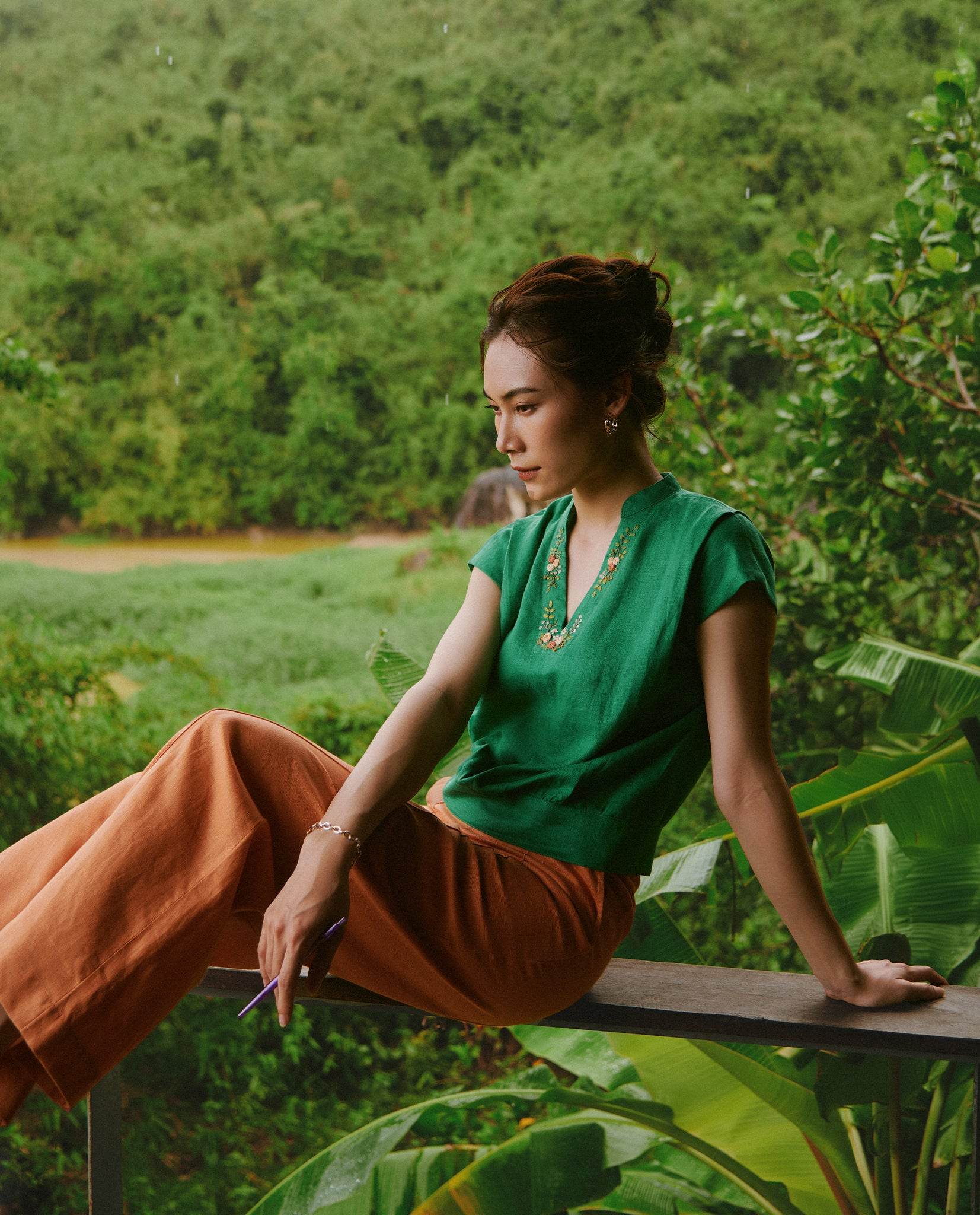 Áo Linen Thêu Tay Tú TOP218 - Hity