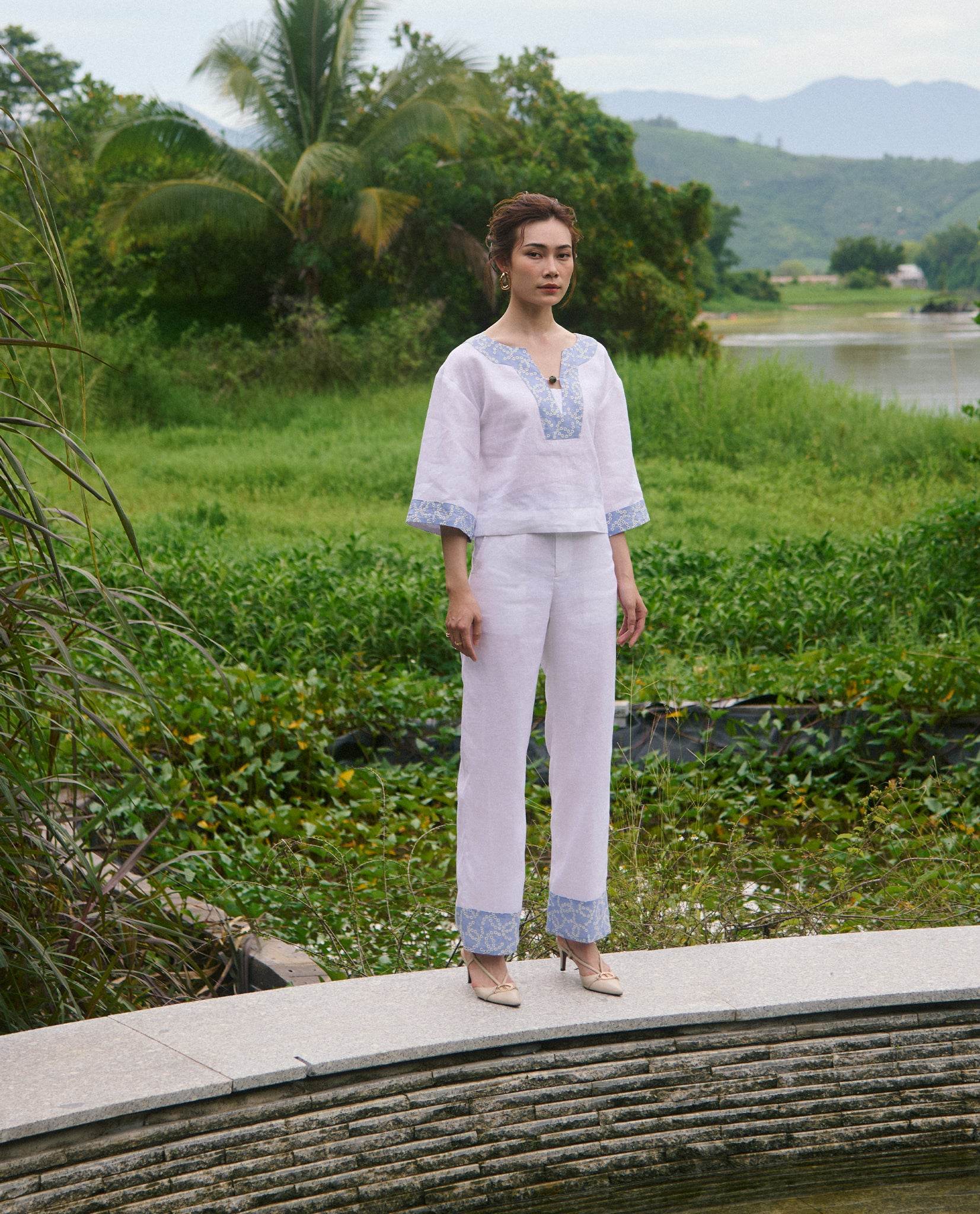 Áo Linen Thêu Thảo TOP233 - Hity