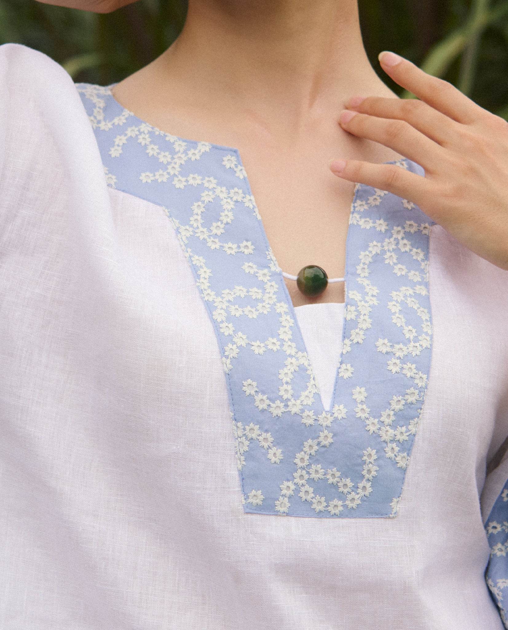 Áo Linen Thêu Thảo TOP233 - Hity