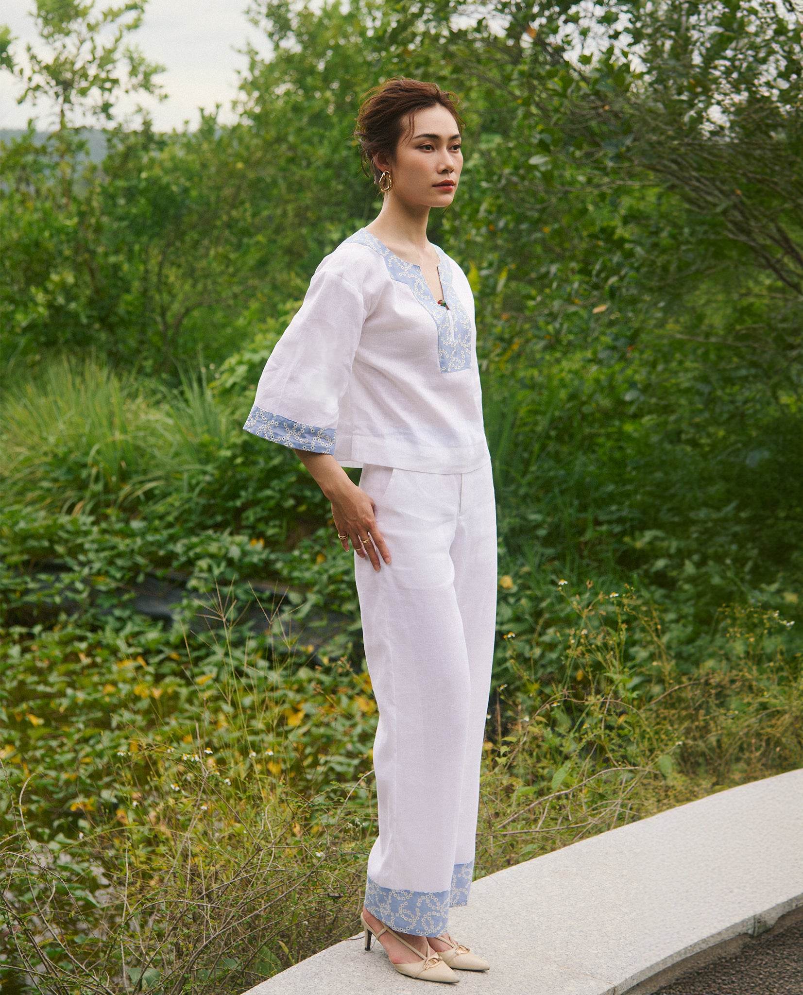 Áo Linen Thêu Thảo TOP233 - Hity
