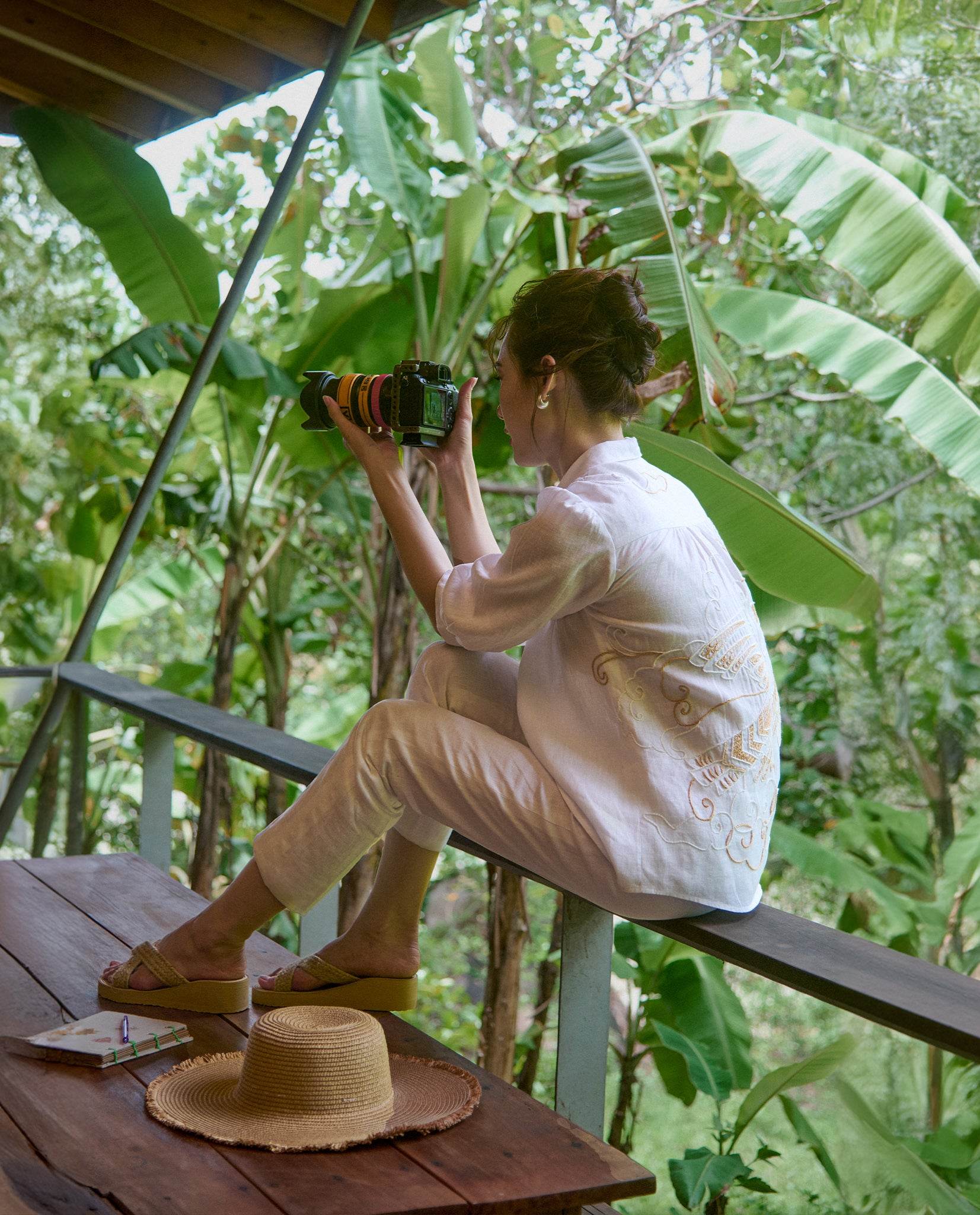 Áo Linen Thêu Tay Lạc Hồng TOP212 - Hity