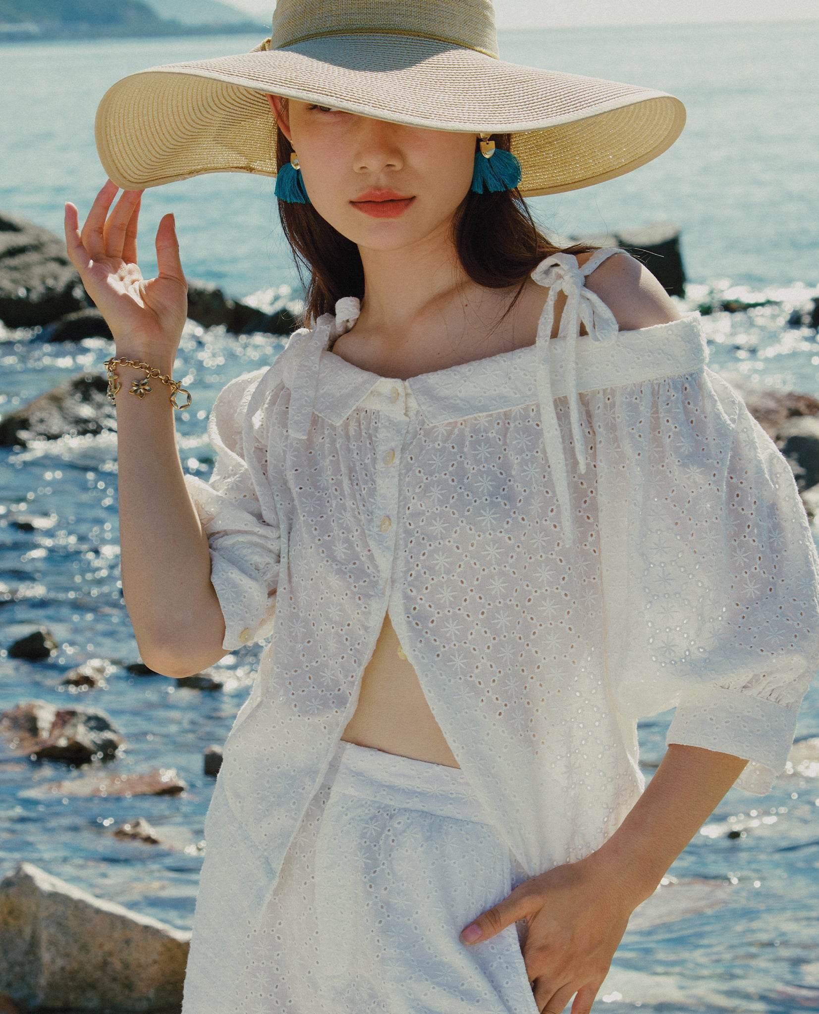 Áo Croptop Thêu Hạ Vũ TOP235 - Hity