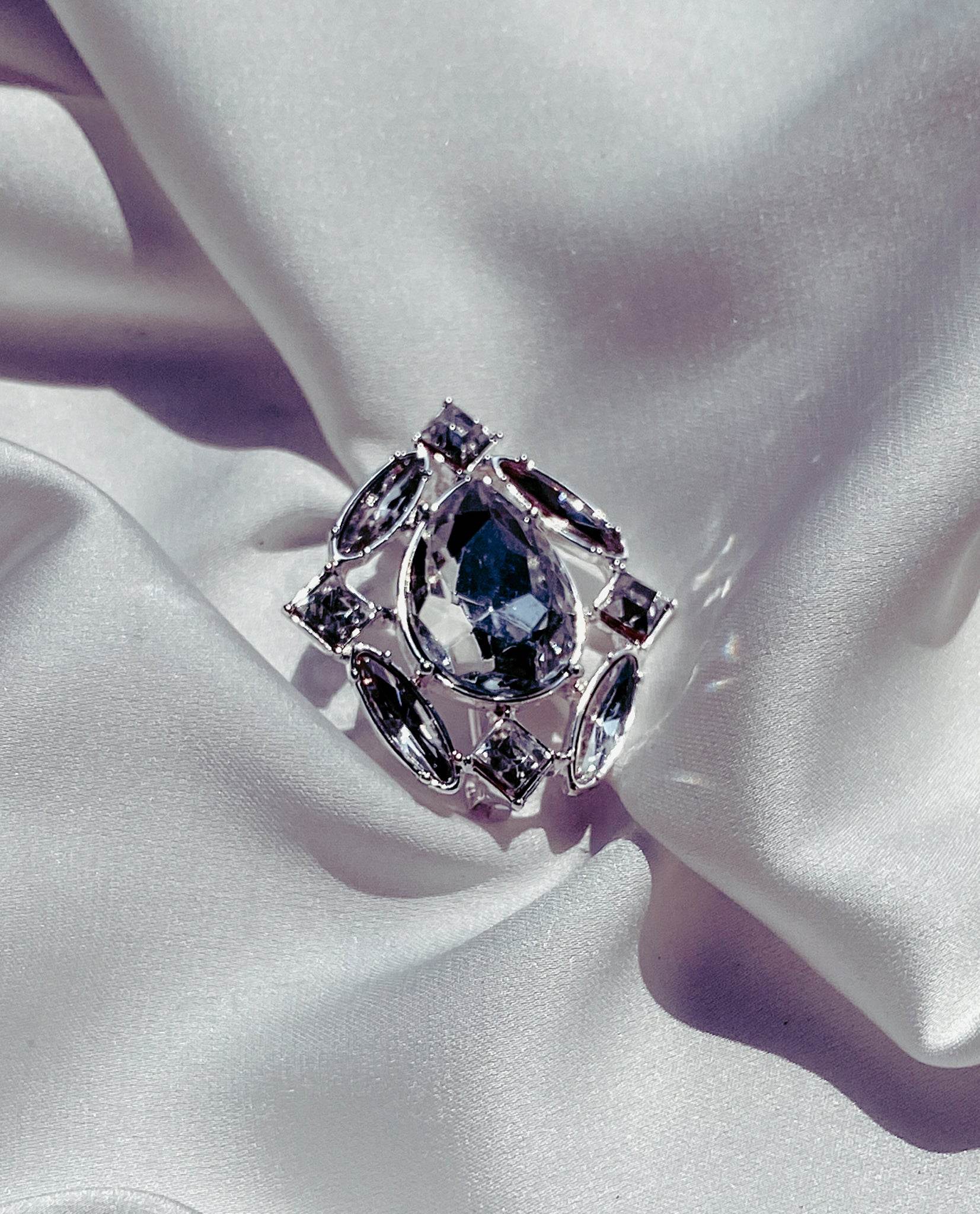 Cài Áo Pha Lê Dee ACC146.59 - Hity