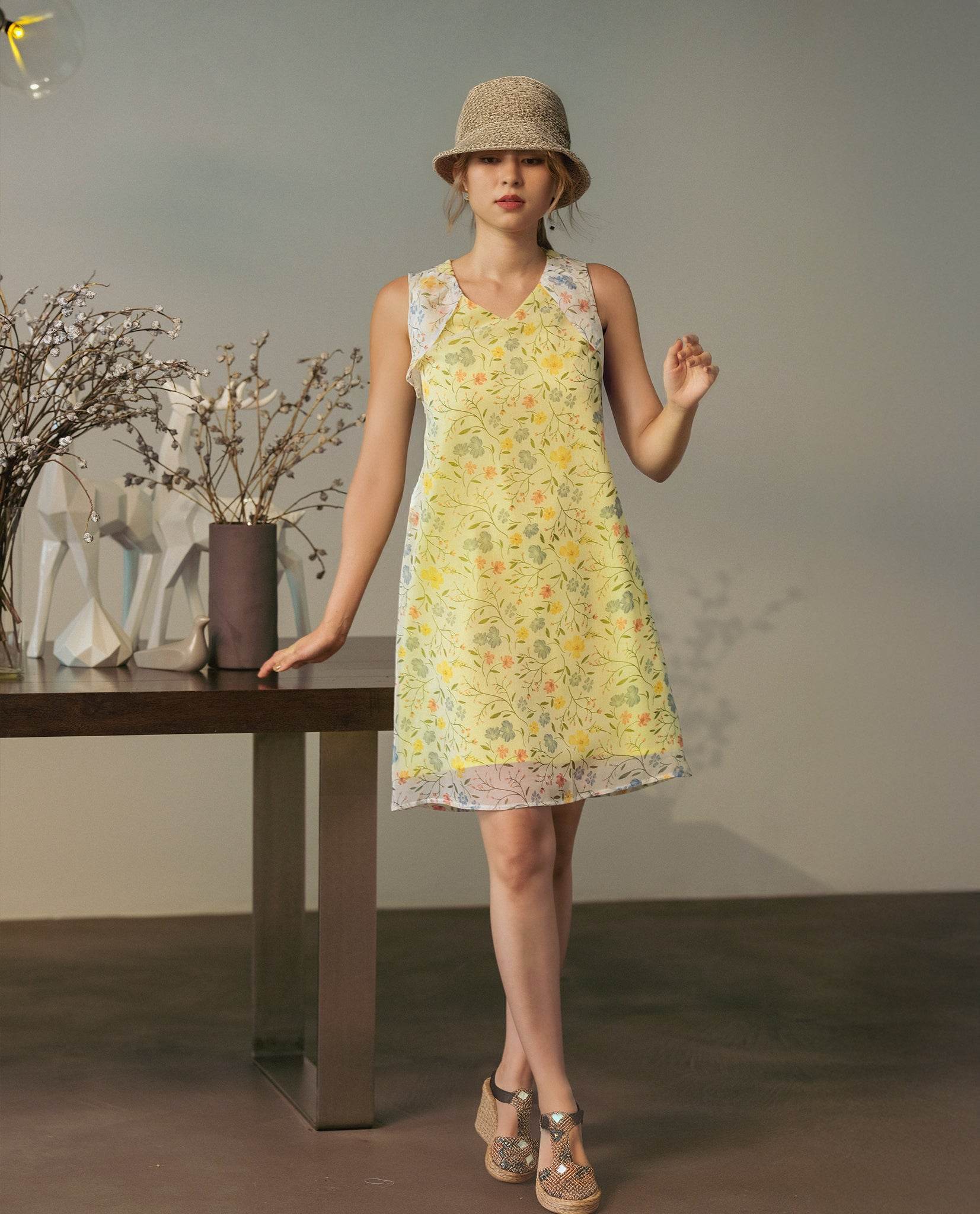 Đầm Suông Sát Nách Soleil DRE193 - Hity