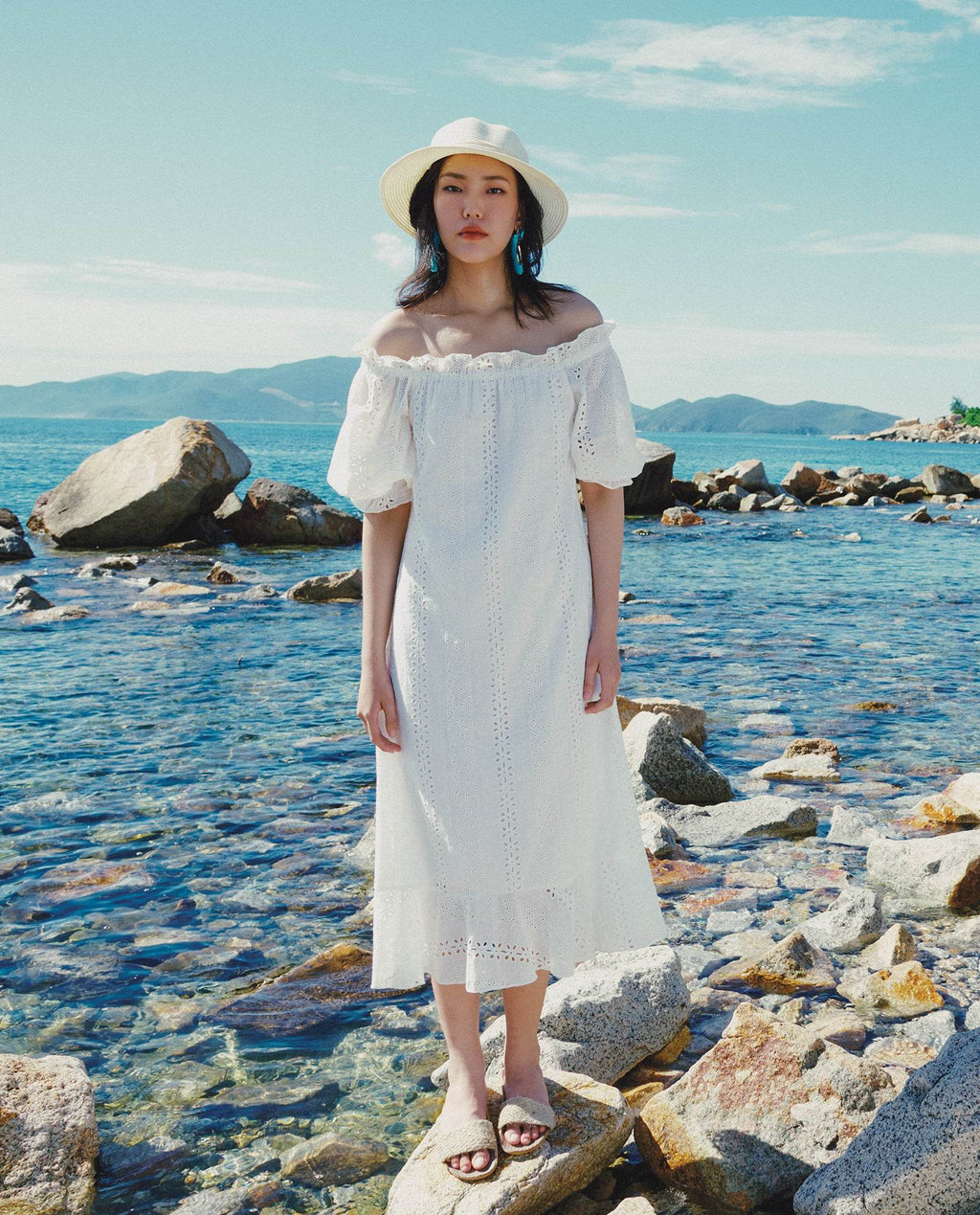 Đầm Trễ Vai Thêu Hạ Vũ DRE225 - Hity