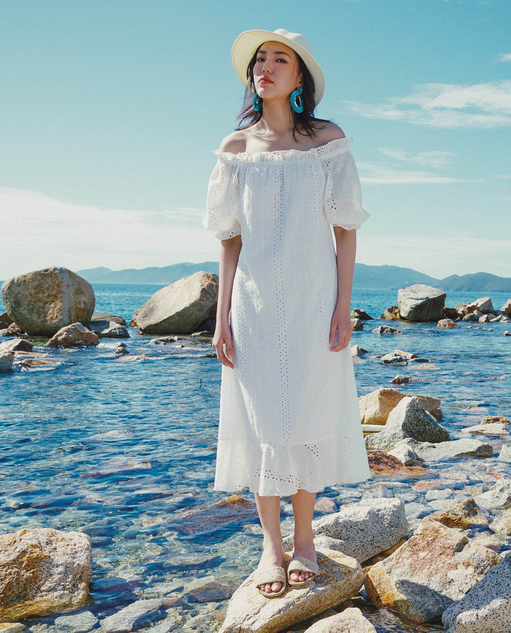 Đầm Trễ Vai Thêu Hạ Vũ DRE225 - Hity