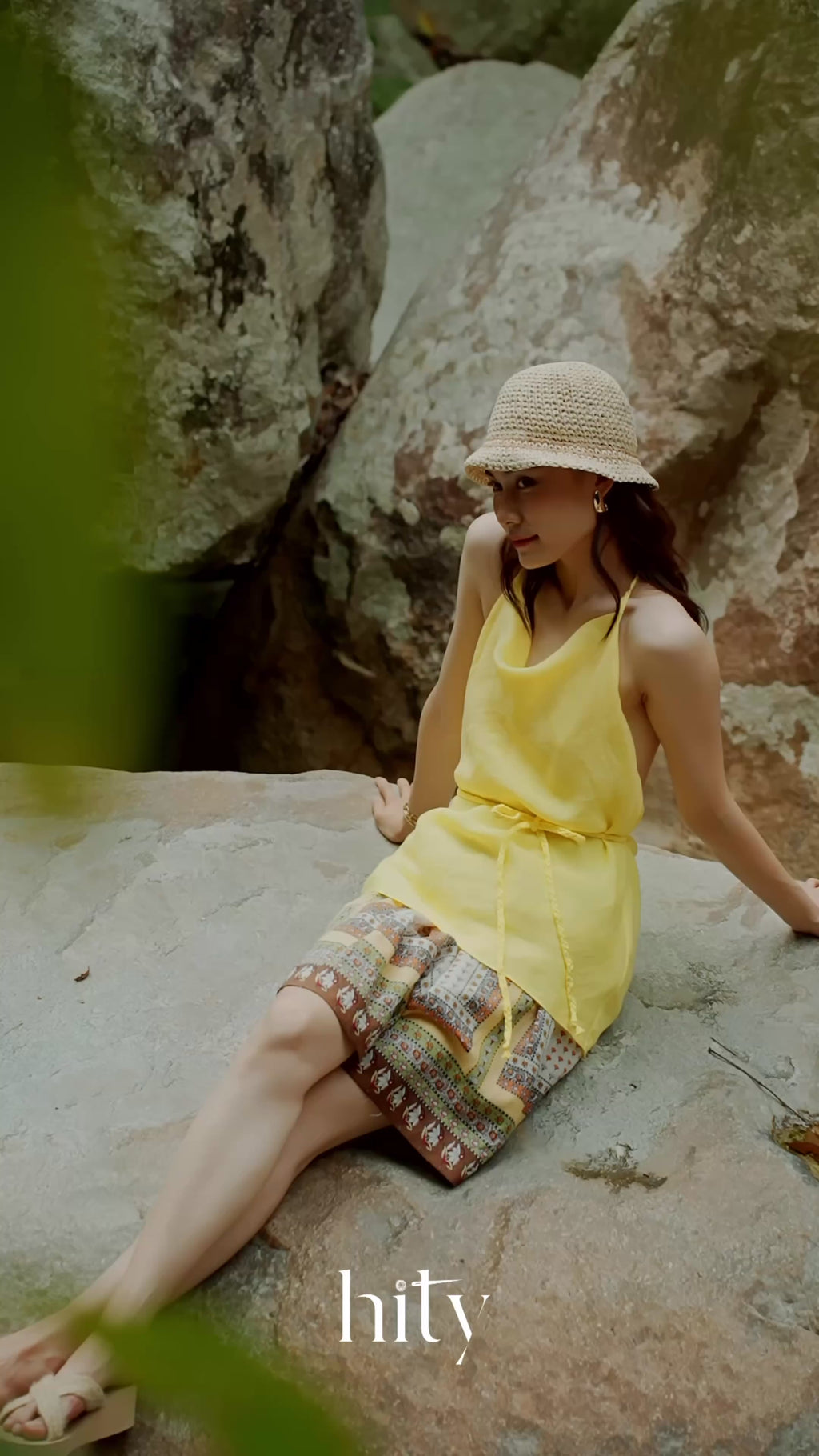 Áo yếm hở lưng linen thời trang Hity