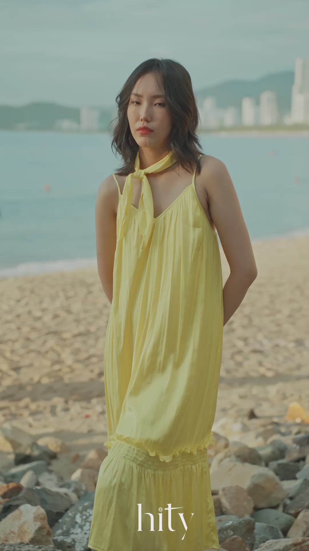 Đầm Midi Hai Dây Hướng Dương