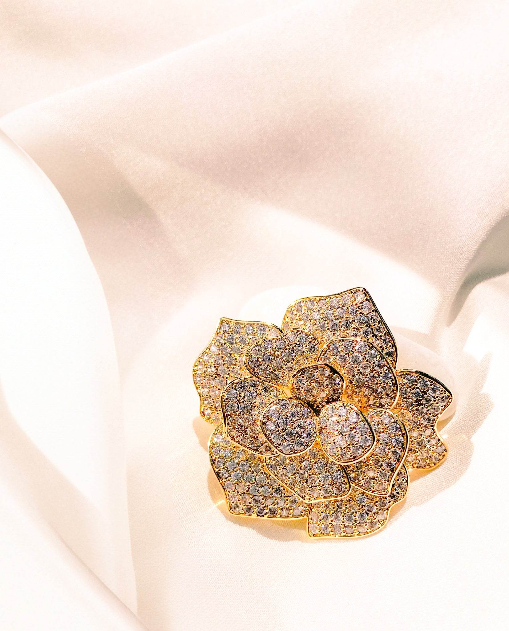 Cài Áo Hoa Trà ACC137.22 - Hity