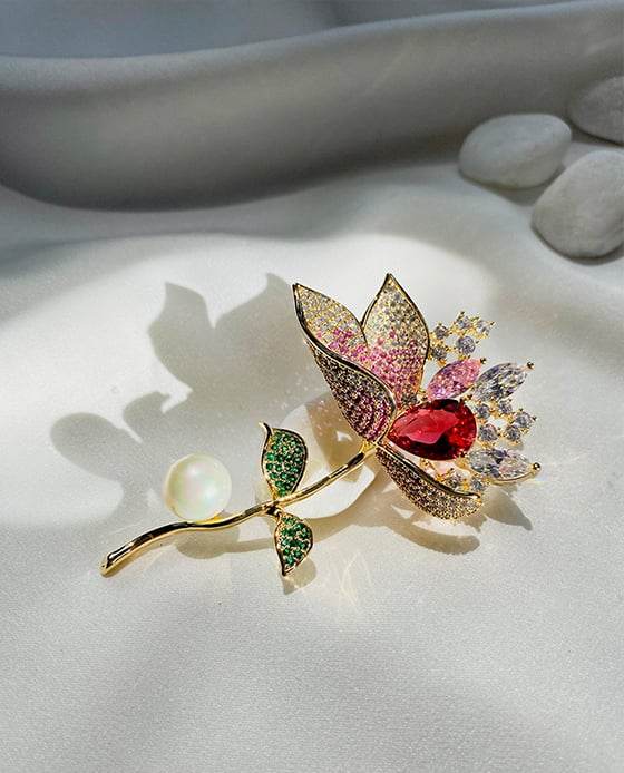 Cài Áo Lys Đỏ ACC137.19 - Hity