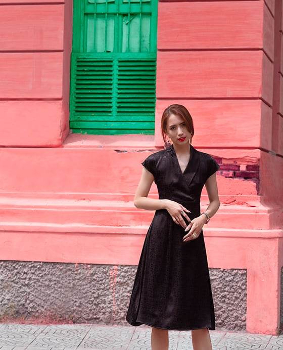 Đầm Cổ Sam Valentina DRE145 Đen Huyền Bí - Hity