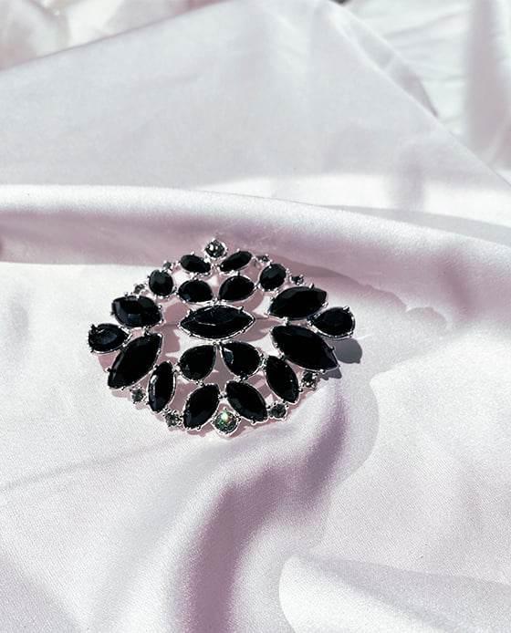 Cài Áo Pha Lê Đen Hasta ACC146.29 - Hity