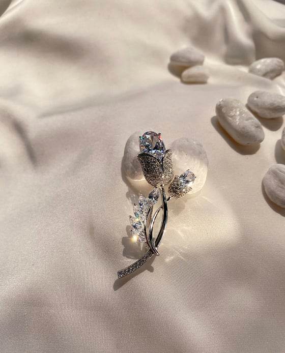 Cài Áo Tulip Bạc ACC146.47 - Hity